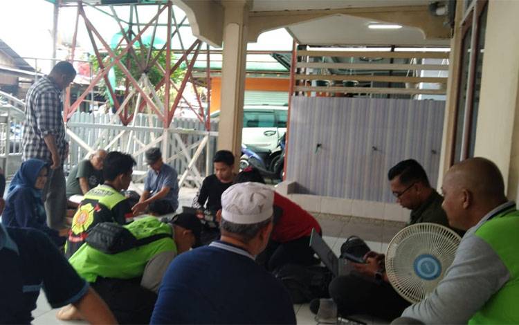 Jemput Bola Dinas Dukcapil Kapuas Aktivasi IKD di Selat Tengah