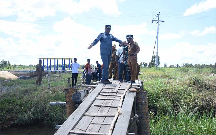 Pj Bupati Kapuas Kunjungi Desa Rawa Subur, ini yang Dilakukan
