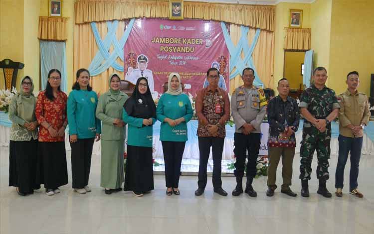 Plt Sekda Sukamara Harapkan Kader Posyandu Mampu Mengelola Posyandu dengan Baik