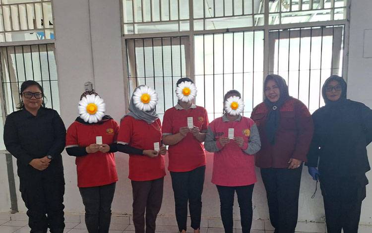Warga Binaan Lapas Perempuan Palangka Raya Jalani Tes Urine