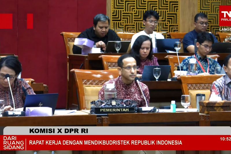 Kemendikbudristek menghadiri Rapat Kerja dengan Komisi X DPR RI di Kompleks Parlemen, Jakarta pada Rabu (11/9) guna finalisasi tambahan anggaran untuk biaya pendidikan TA 2025. (ANTARA/HO-BKHM Kemendikbudristek)