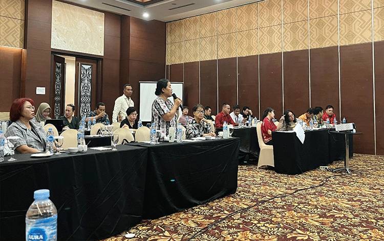 Balai Bahasa Kalteng Gelar Konsinyasi Penyuntingan Buku Cerita Anak Dwibahasa