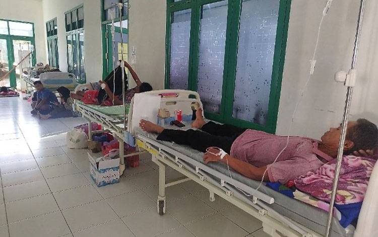 31 Warga Desa Suka Makmur Jalani Perawatan Intensif di RSUD Hanau Akibat Keracunan