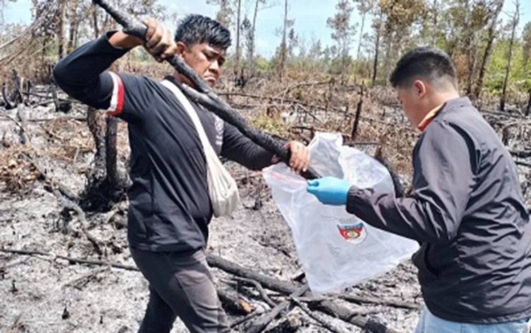 Satreskrim Polresta Palangka Raya Gelar Olah TKP Kebakaran Lahan di Jalan Banteng