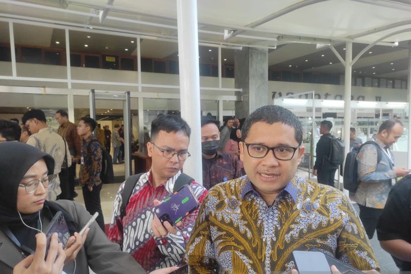 Kepala Badan Kebijakan Fiskal (BKF) Kementerian Keuangan Febrio Kacaribu usai menghadiri Rapat Pembicaraan Tingkat I RUU APBN 2025 bersama Badan Anggaran (Banggar) DPR RI di Jakarta, Selasa (17/9/2024). ANTARA/Bayu Saputra