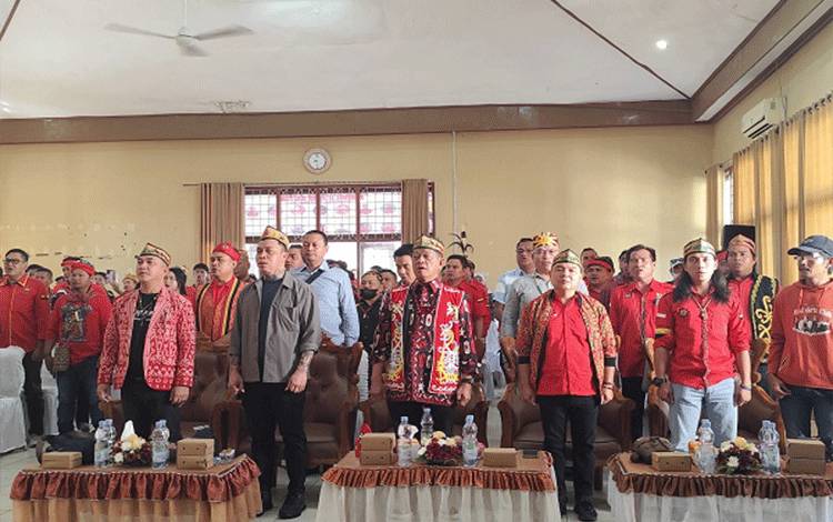 Willy Midel Yoseph Serukan Pelestarian Budaya Dayak di Muswil II TBBR