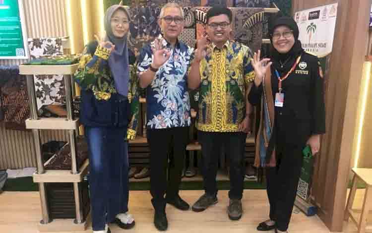 Puluhan Produk Batik Sawit Laris Manis di Pekan Raya Bea Cukai