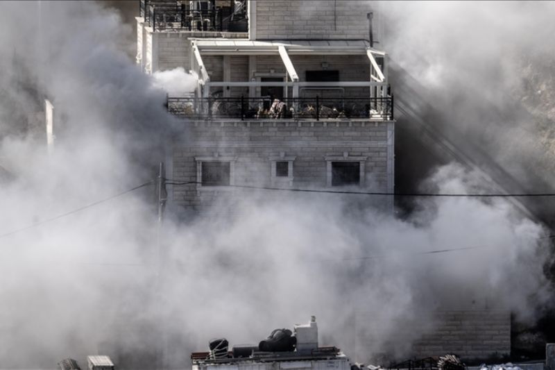 Tentara Israel Hancurkan Rumah dan Tempat Pengungsian di Gaza Utara