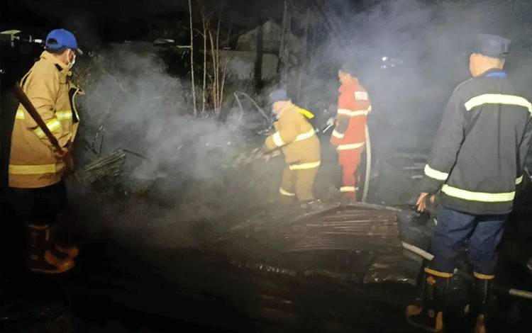 Rumah Kosong di Palangka Raya Kembali Terbakar hingga Terdengar 2 Kali Ledakan