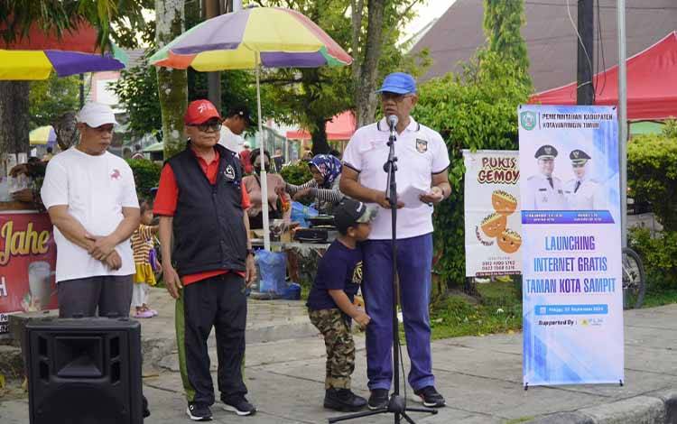 Fasilitas WiFi Gratis di Taman Kota Sampit Diresmikan
