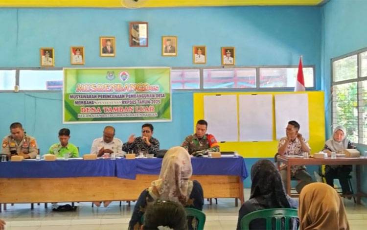 Hadiri Penyusunan RKPDes Tamban Luar, Ini Pesan Camat Bataguh