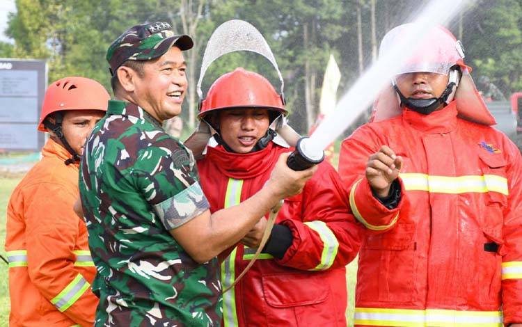 Kasad Jenderal TNI Maruli Simanjutak Kunjungi Food Estate Pulang Pisau