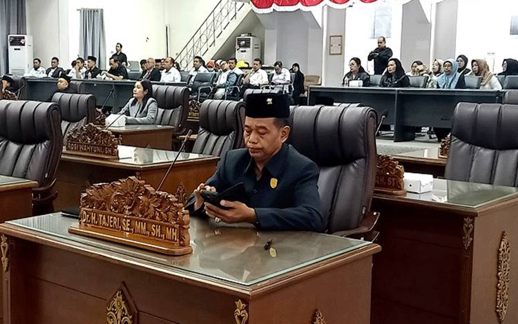 Tajeri: Paripurna DPRD untuk Kepentingan Masyarakat Barito Utara