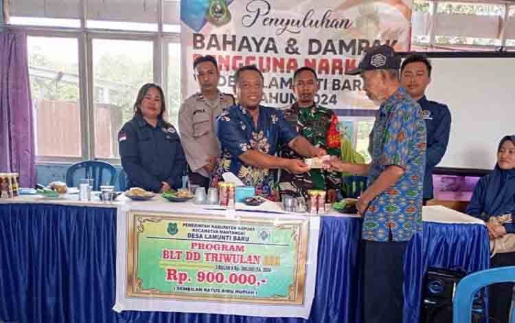 Pemdes Lamunti Baru Salurkan BLT DD Tahap Ketiga