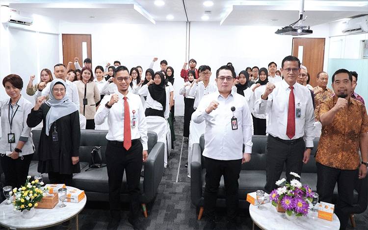 OJK Kukuhkan Komunitas LINK Kalteng Generasi Empat