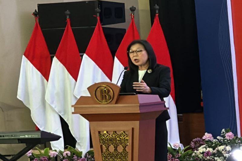 Deputi Gubernur Bank Indonesia (BI) Filianingsih Hendarta saat memberikan sambutan pada acara pengukuhan Kepala Perwakilan Bank Indonesia Provinsi Kalimantan Selatan, Rabu (2/10/2024). ANTARA/HO-Humas Bank Indonesia