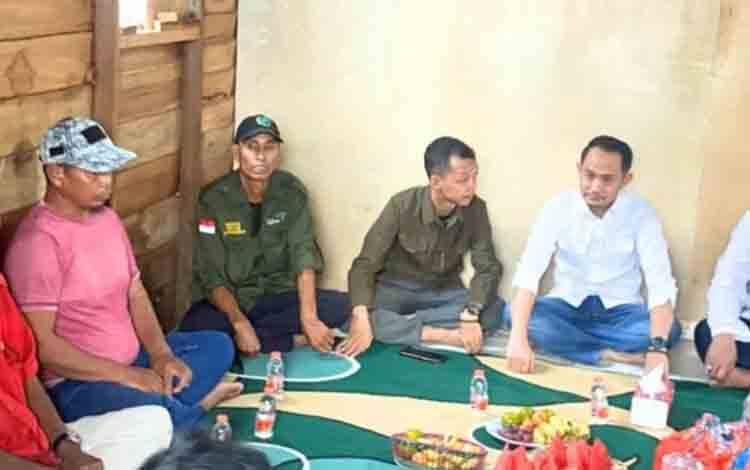 Fairid Naparin Kunjungi Warga Kereng Bangkirai, Masyarakat Ingin Perbaikan Fasilitas dan Infrastruktur Pelabuhan