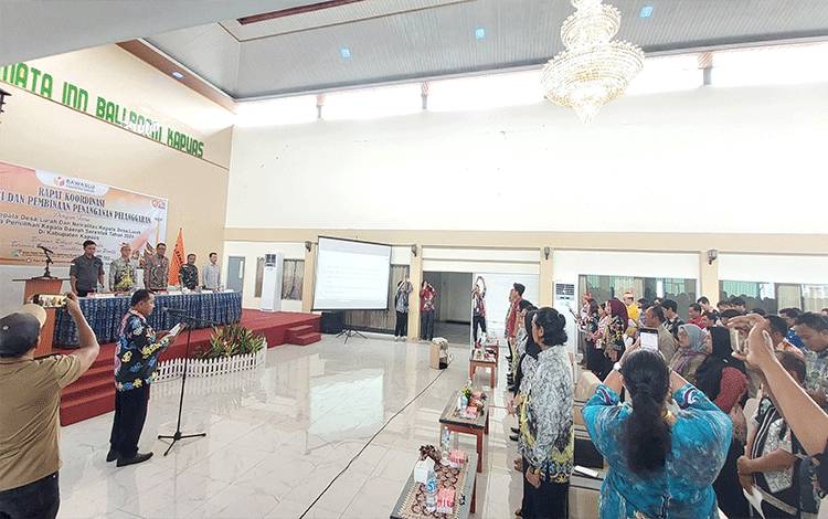Bawaslu Kapuas Gelar Ikrar Netralitas Kades dan Lurah di Pilkada Serentak