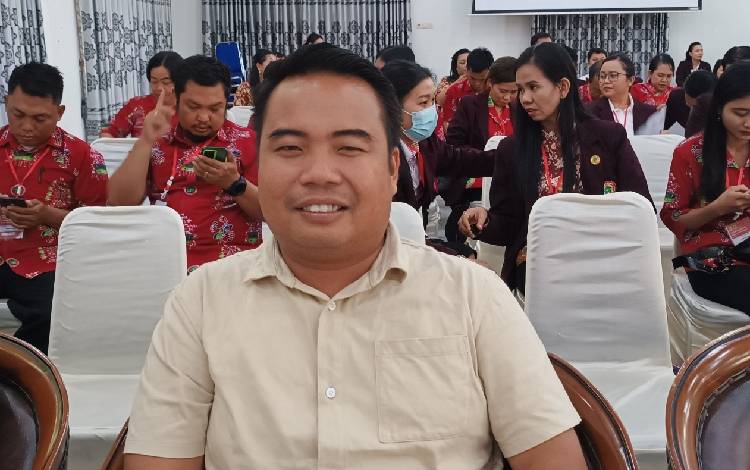 DPRD Gunung Mas Dorong Perawat Meningkatkan Kompetensi