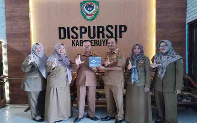 Lurah Kuala Pembuang I Terbitkan 2 Buku