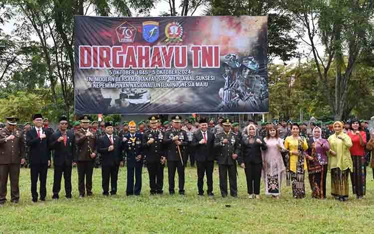 Upacara Peringatan HUT TNI ke-79 Digelar di Halaman Kantor Bupati Kapuas