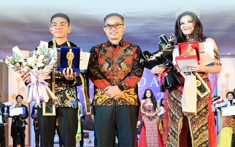 Penobatan Bujang Dara Lamandau Tahun 2024