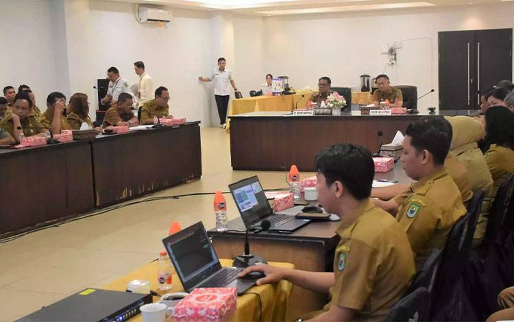 Pj Bupati Kapuas Pimpin Rapat Penyusunan Laporan Kinerja Triwulan I
