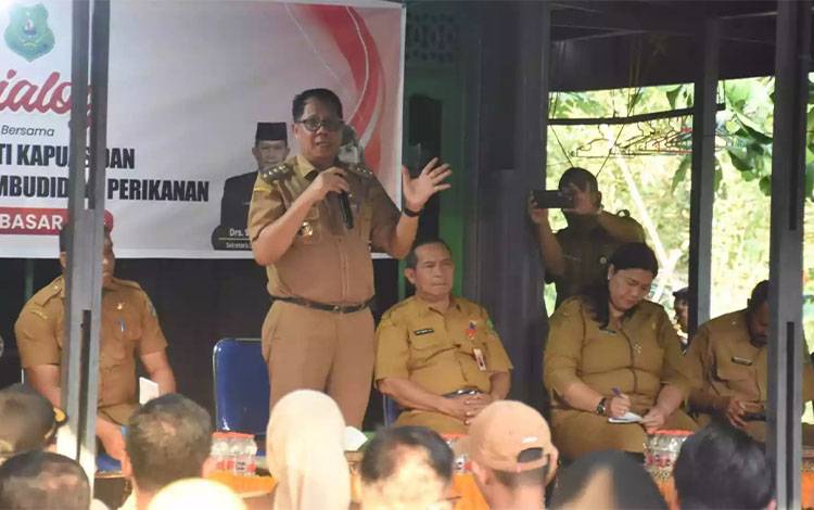 Pj Bupati Kapuas Kunjungi Pembudidaya Ikan Patin di Basarang