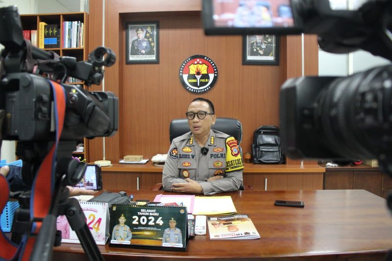 Kabidhumas Polda Sulteng Djoko wienartono memberikan keterangan terkait perkembangan penanganan kasus kematian tahanan Polresta Palu, Kamis (10/10/2024). (ANTARA/HO-Humas Polda Sulteng)