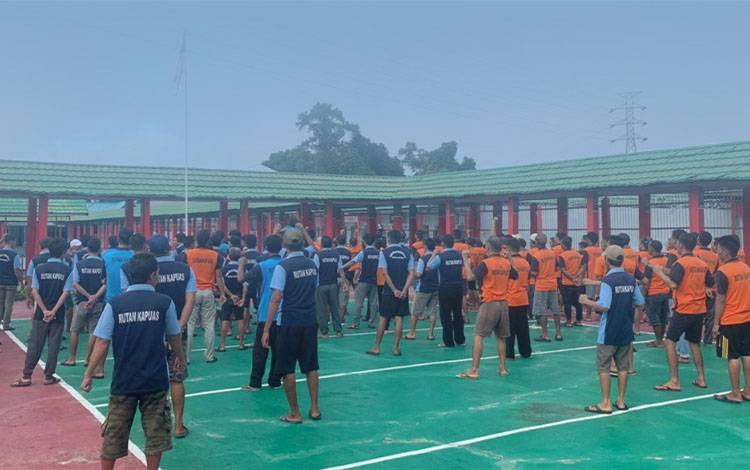 Senam Bersama WBP Rutan Kapuas Untuk Tingkatkan Kebugaran