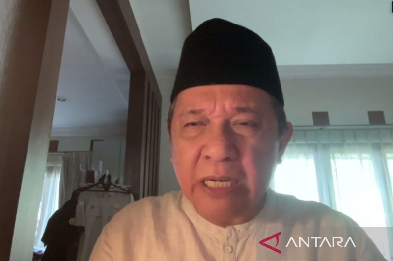 Tangkapan layar Direktur Eksekutif Nagara Institute Akbar Faizal, dalam kegiatan dialog multi-stakeholder secara daring yang diselenggarakan oleh Forum Politisi Muda Indonesia (FPMI), Jakarta, Jumat (11/10/2024). ANTARA/Donny Aditra