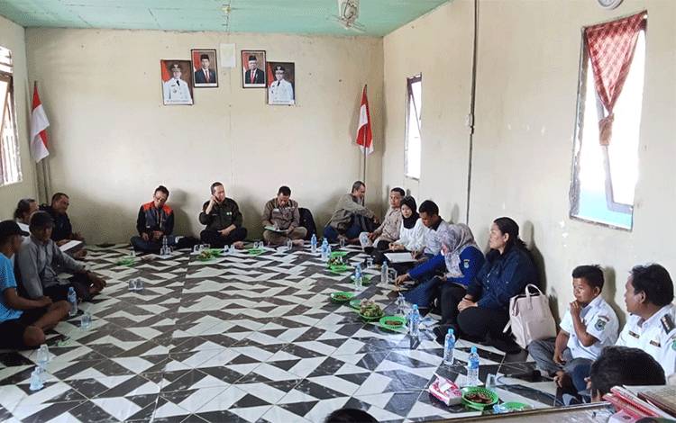 Tim Percepatan Program Shrimp Estate Survey Lokasi di Kecamatan Kapuas Kuala