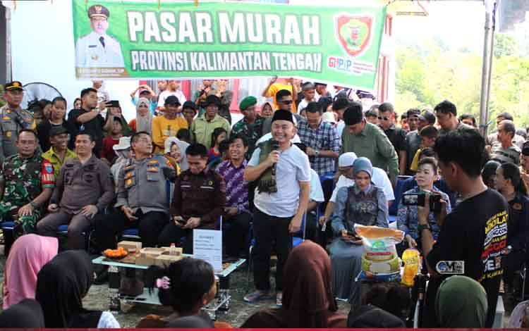 Gubernur Kalteng Gelar Pasar Murah di Kecamatan Laung Tuhup untuk Ringankan Beban Warga