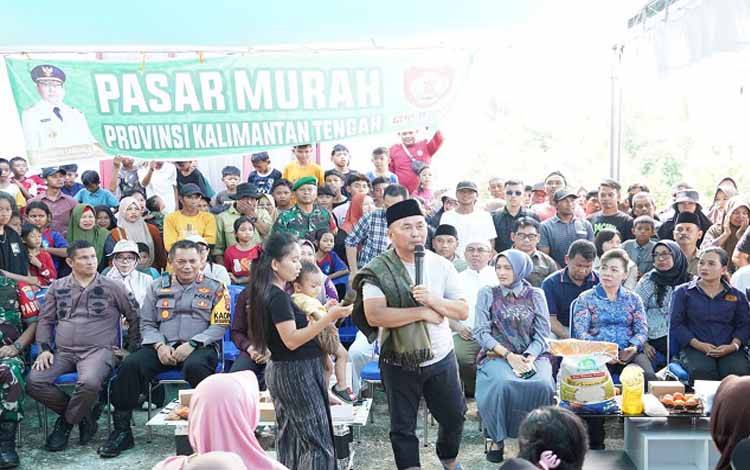 Gubernur Kalteng Buka Pasar Murah di Desa Muara Laung dan 1.500 Paket Dibagikan