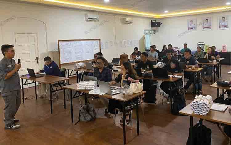 KPU Gunung Mas Gelar Bimtek dan Uji Sirekap Bersama PPK hingga PPS