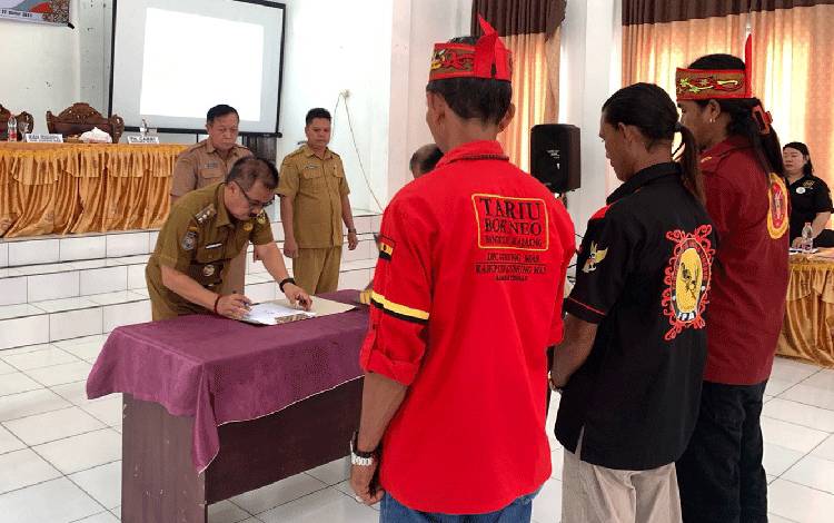 Pemkab Gunung Mas Beri Dana Hibah kepada Tiga Ormas