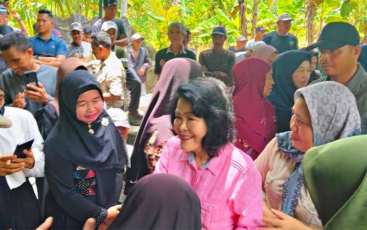 Taty-Joni Disambut Hangat Masyarakat Kahayan Kuala