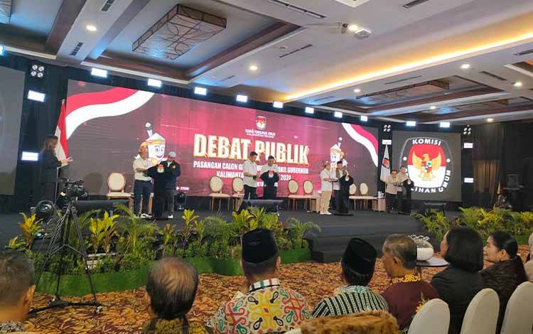 Debat Pertama, Setiap Paslon Dicecar Satu Pertanyaan