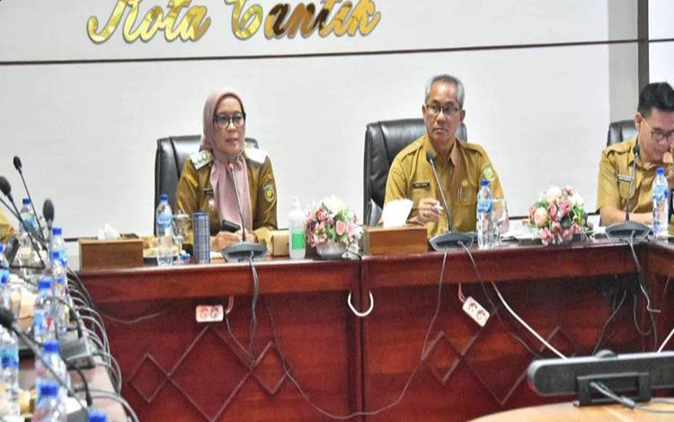 Pj Wali Kota Palangka Raya Minta TPID Evaluasi Harga Bahan Pokok Secara Mingguan