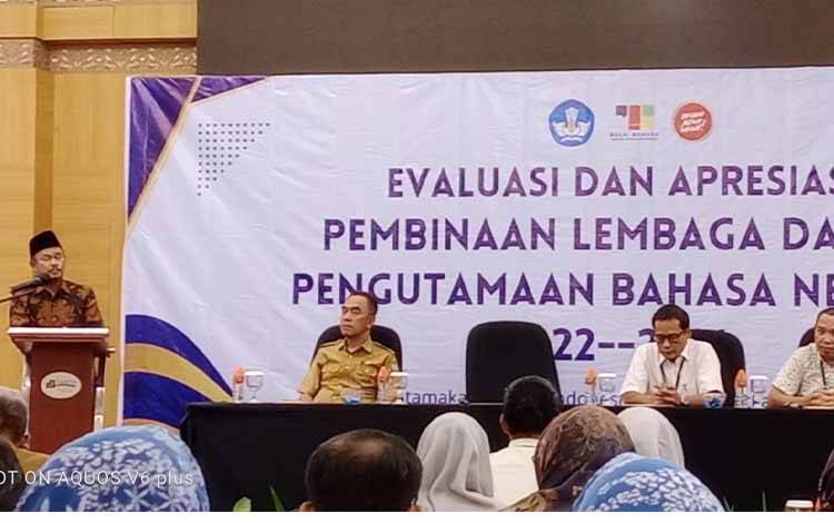 Balai Bahasa Kalteng Gelar Evaluasi dan Apresiasi Pembinaan Lembaga