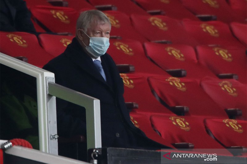Eric Cantona kritisi kebijakan Manchester United soal Ferguson