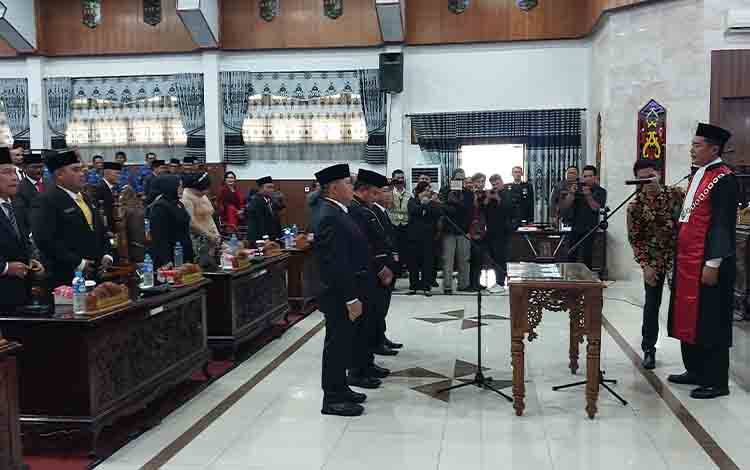 Unsur Pimpinan DPRD Kapuas Periode 2024-2029 Resmi Dilantik