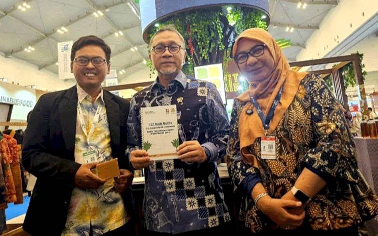 Menteri Perdagangan dan Duta Besar Apresiasi Produk Turunan Sawit Mitra BPDPKS pada TEI 2024