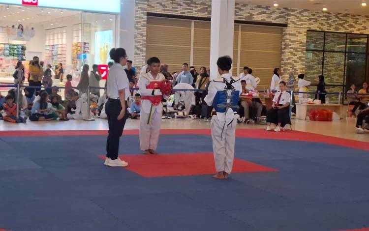 Pemkab Kotim Dukung Kejuaraan Taekwondo Pelajar di Sampit untuk Cetak Atlet Berprestasi