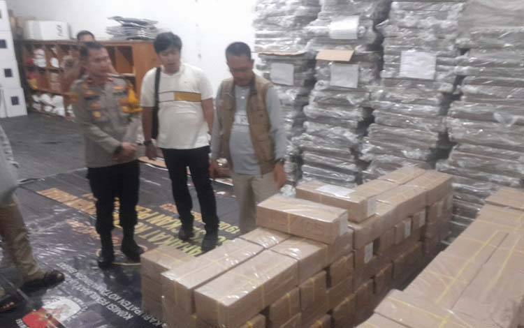 KPU Kobar Terima 209.062 Surat Suara untuk Pilbup, Distribusi Berjalan Lancar