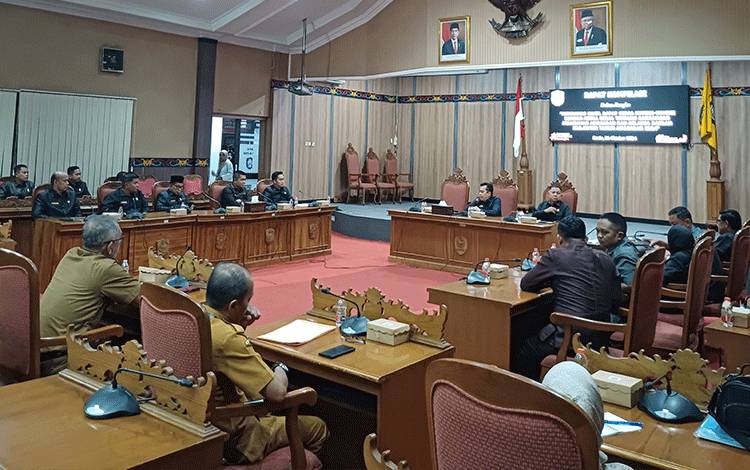 Komisi II DPRD Kotim Sampaikan Hasil Pembahasan APBD Perubahan, Anggaran Bibit Sawit Digeser untuk Dinas Pendidikan