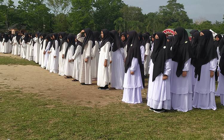Pj Bupati Sukamara Harapkan Santri Gelorakan Pesan-Pesan di Peringatan Hari Santri Nasional