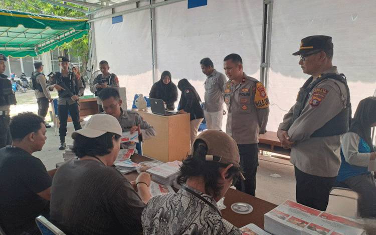 Wakapolres Kobar Cek Personel Pengamanan Pelipatan Surat Suara