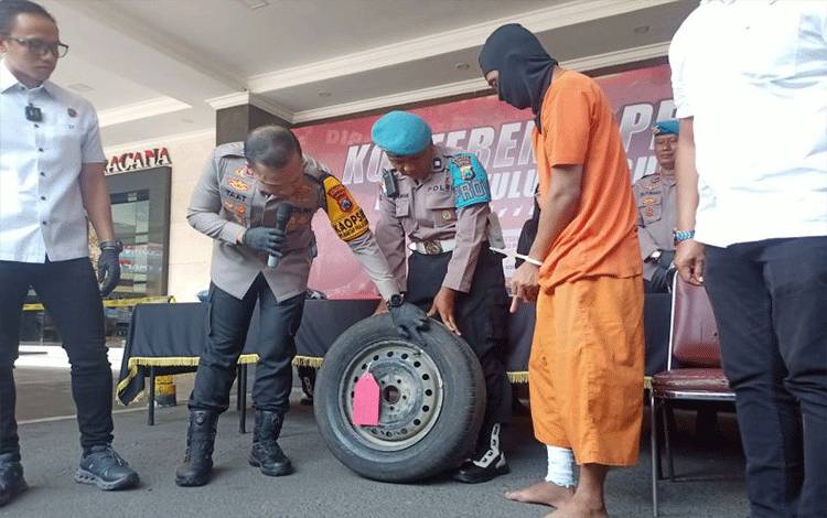 Polisi Tangkap Pelaku Perampokan Modus Kempes Ban
