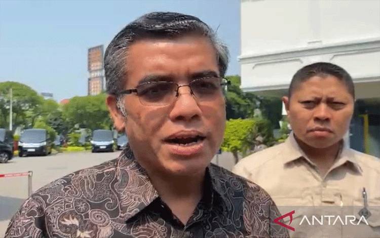 Menaker Jinjing Catatan Kasus Sritex Saat Menghadap Prabowo di Istana